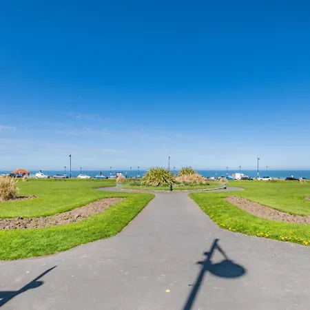 2 Bed In Oc-w811 Whitby