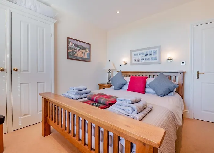 2 Bed In Oc-w811