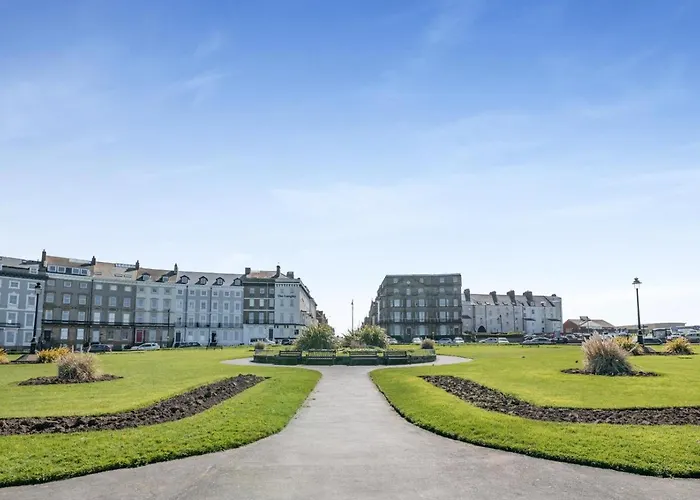 2 Bed In Oc-w811