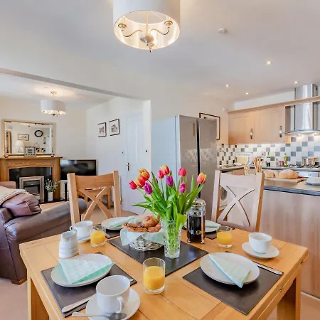5 Kenilworth House Apartment *