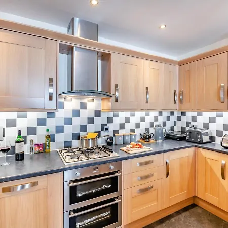 5 Kenilworth House Apartment *