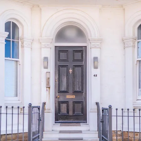 5 Kenilworth House Apartment