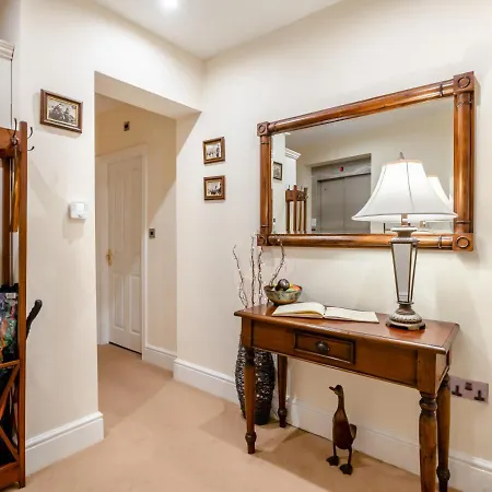 5 Kenilworth House Apartment